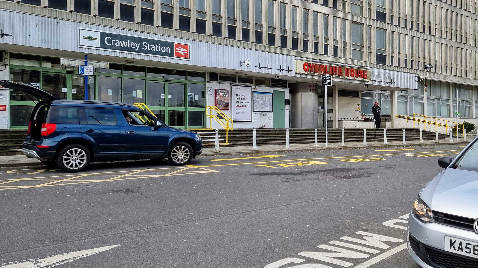 taxi crawley
